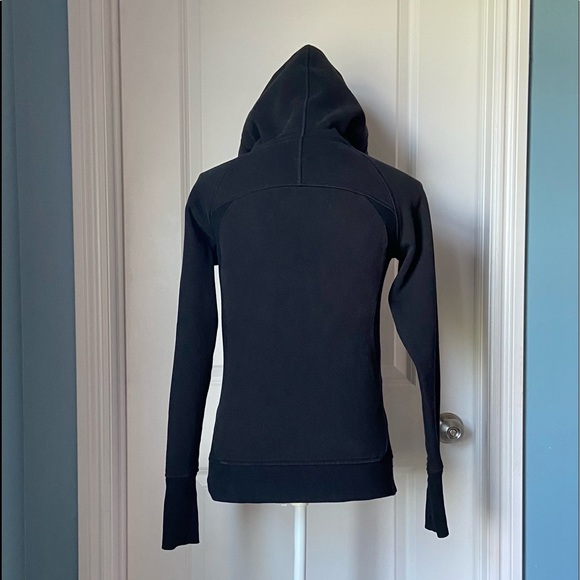 Lululemon Jacket. - Picture 3 of 5